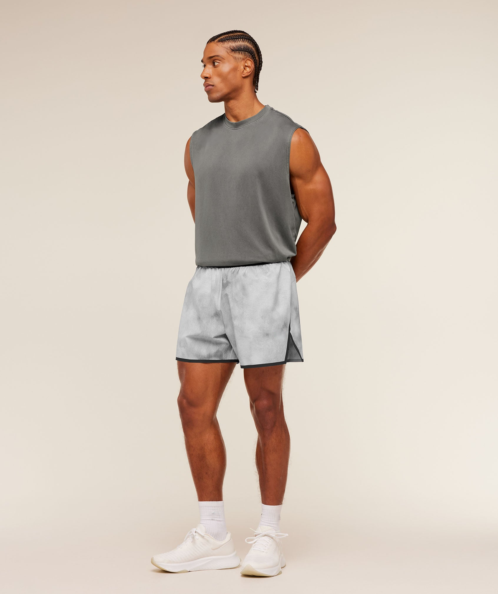 Three quarter compression tight, hem detail